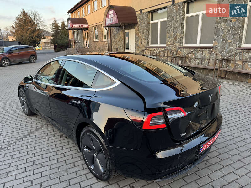 Седан Tesla Model 3 2019 в Владимире
