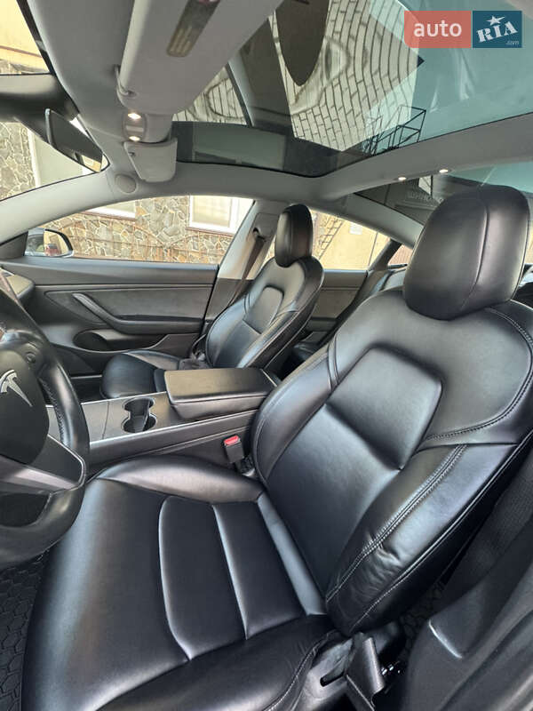 Седан Tesla Model 3 2019 в Владимире