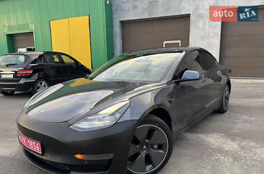 Седан Tesla Model 3 2021 в 