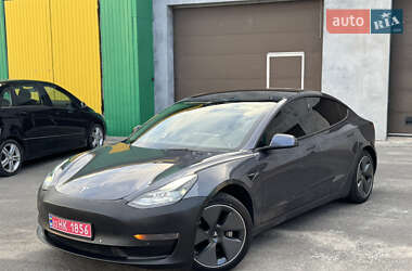 Седан Tesla Model 3 2021 в 