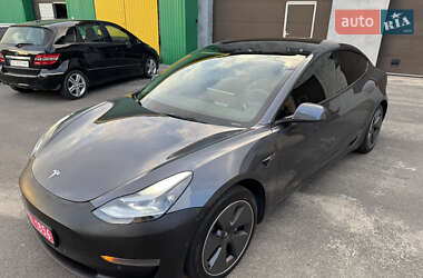Седан Tesla Model 3 2021 в 