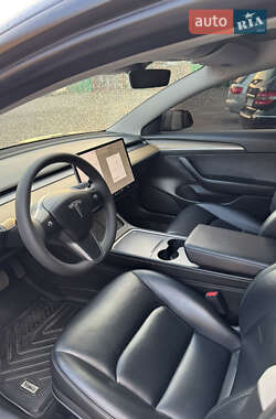 Седан Tesla Model 3 2021 в 