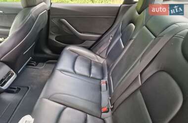 Седан Tesla Model 3 2022 в 