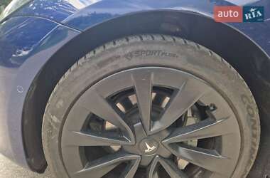 Седан Tesla Model 3 2022 в 