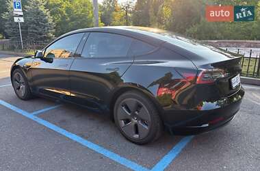 Седан Tesla Model 3 2022 в 