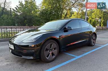 Седан Tesla Model 3 2022 в 