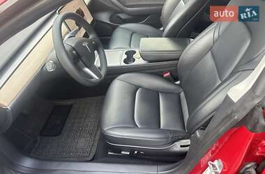 Седан Tesla Model 3 2022 в 