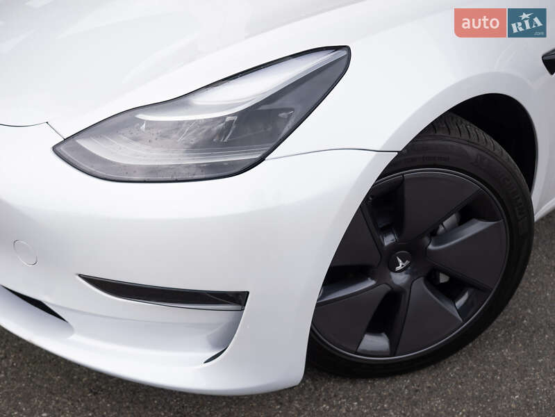 Седан Tesla Model 3 2023 в Киеве