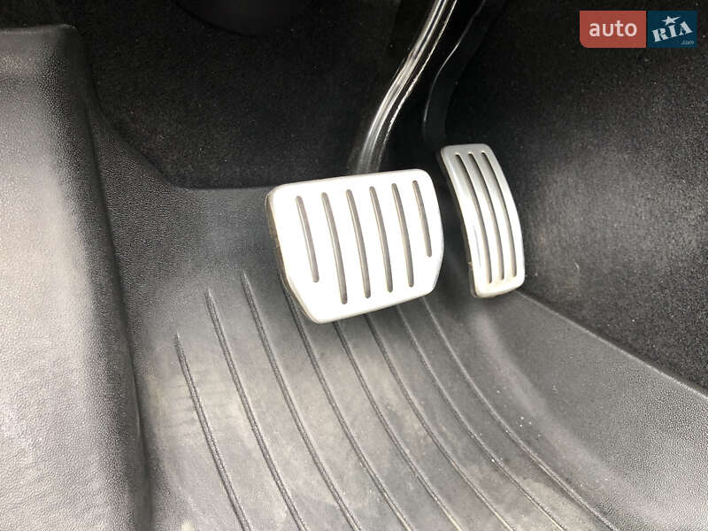 Седан Tesla Model 3 2019 в Києві