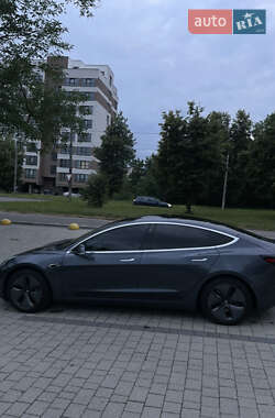 Седан Tesla Model 3 2020 в 
