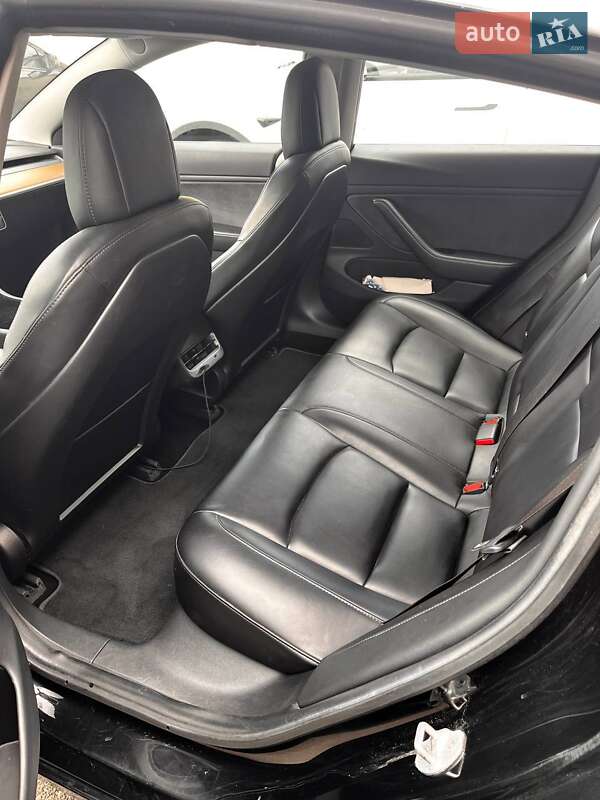 Седан Tesla Model 3 2018 в Києві