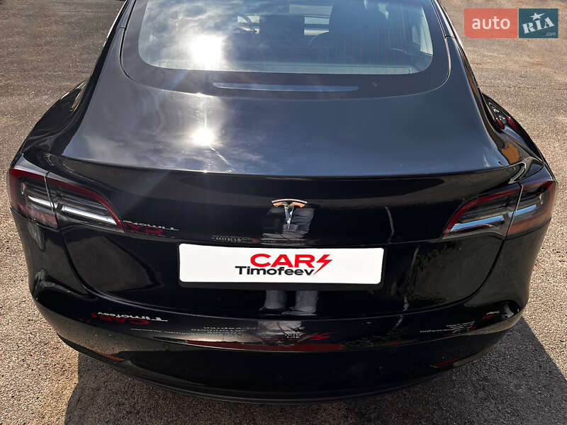 Седан Tesla Model 3 2018 в Києві