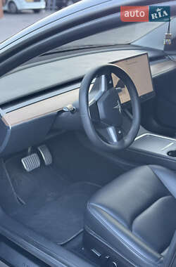 Седан Tesla Model 3 2022 в 