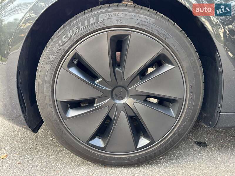 Седан Tesla Model 3 2024 в Кременчуге