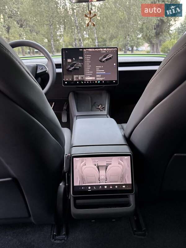 Седан Tesla Model 3 2024 в Кременчуге