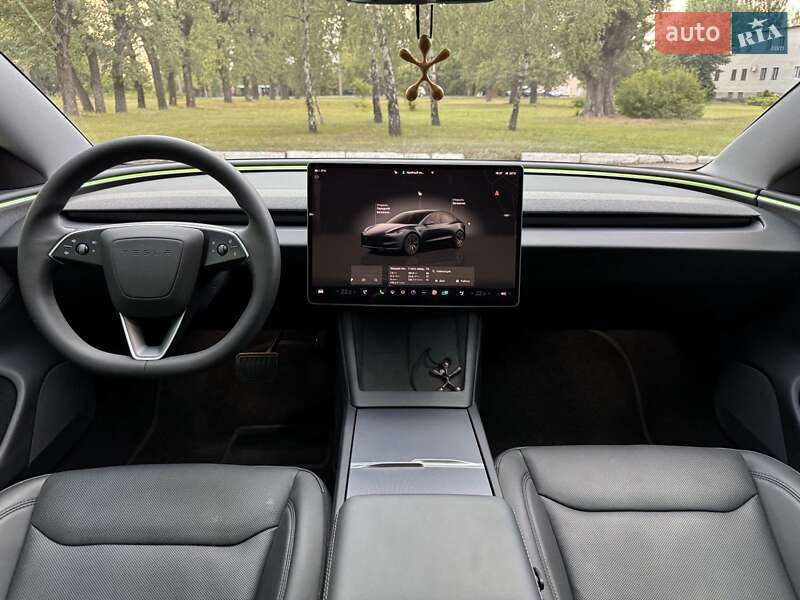 Седан Tesla Model 3 2024 в Кременчуге