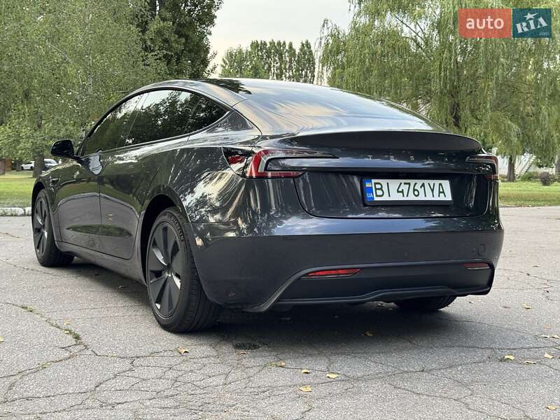 Седан Tesla Model 3 2024 в Кременчуге
