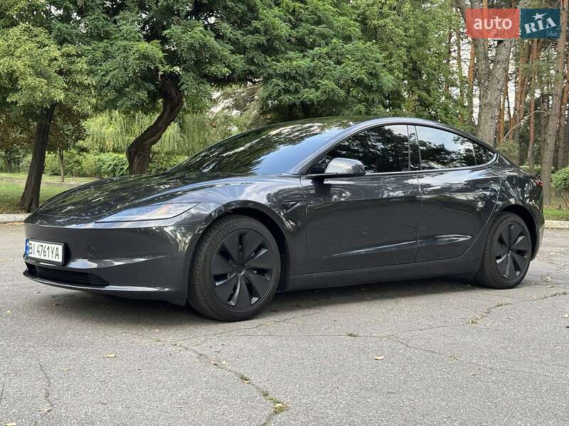 Седан Tesla Model 3 2024 в Кременчуге