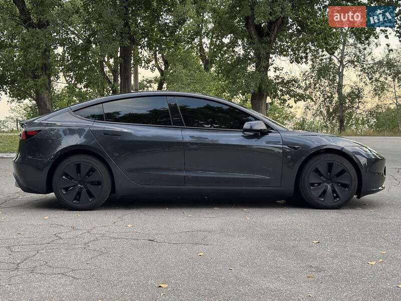 Седан Tesla Model 3 2024 в Кременчуге
