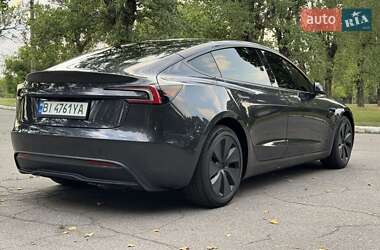 Седан Tesla Model 3 2024 в 