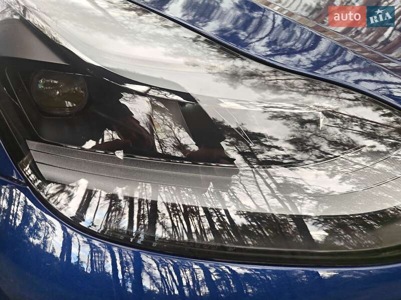 Седан Tesla Model 3 2018 в Харькове