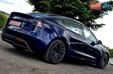 Седан Tesla Model 3 2024 в 