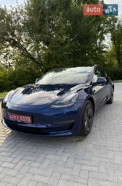 Седан Tesla Model 3 2022 в Старій Вижівці