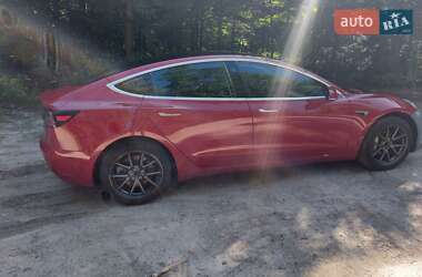 Седан Tesla Model 3 2019 в Львове