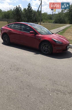 Седан Tesla Model 3 2022 в 