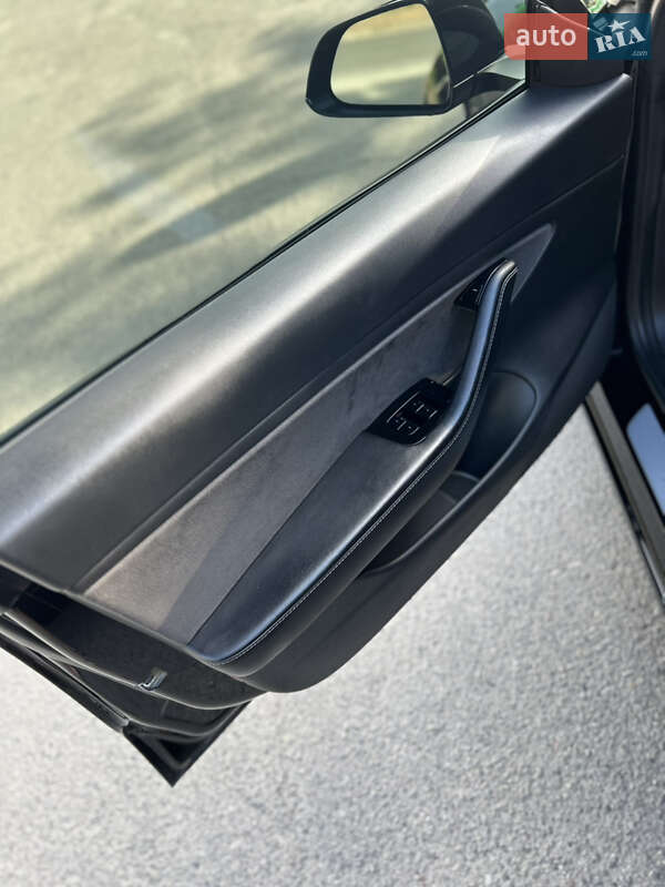 Седан Tesla Model 3 2018 в Запорожье