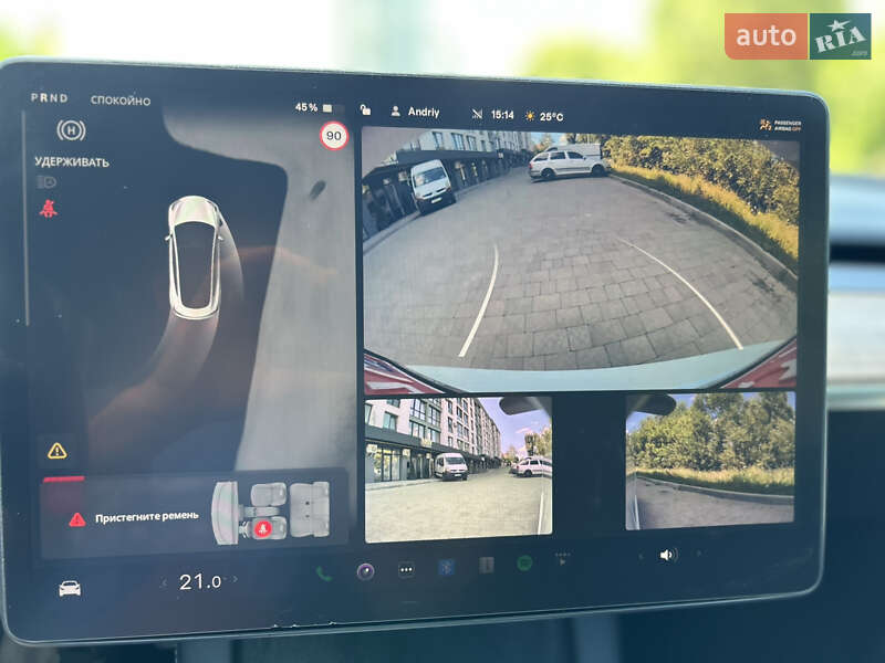 Седан Tesla Model 3 2023 в Новояворовске