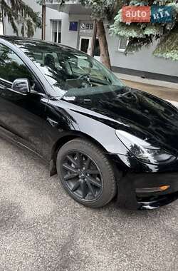 Седан Tesla Model 3 2021 в 