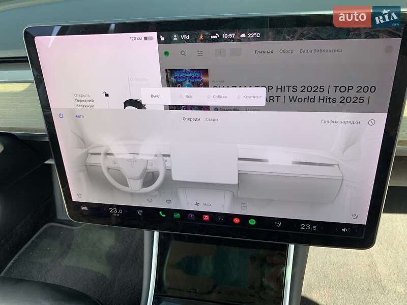 Седан Tesla Model 3 2019 в Іршаві