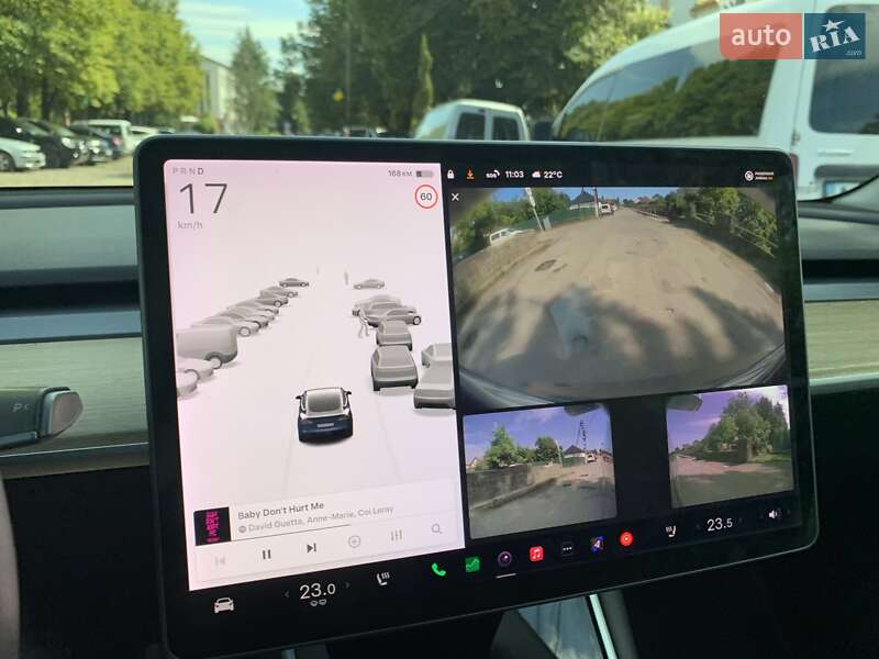 Седан Tesla Model 3 2019 в Іршаві