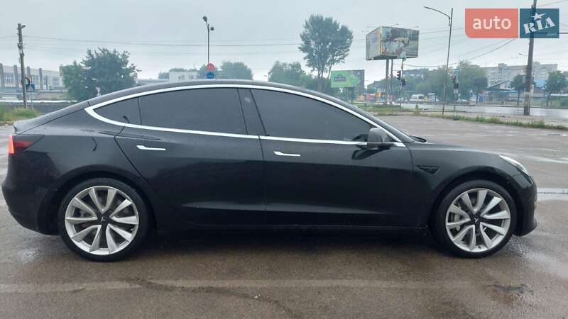 Седан Tesla Model 3 2018 в Житомирі