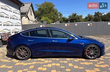 Седан Tesla Model 3 2019 в 