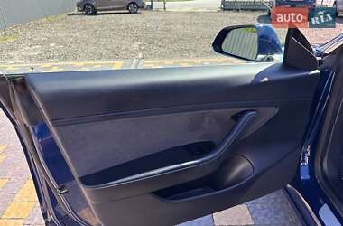 Седан Tesla Model 3 2019 в 