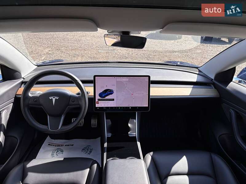 Седан Tesla Model 3 2019 в Львове