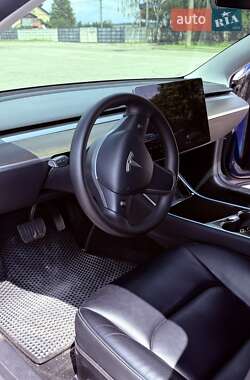 Седан Tesla Model 3 2020 в 