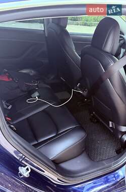 Седан Tesla Model 3 2020 в 