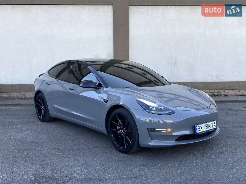 Седан Tesla Model 3 2019 в Киеве