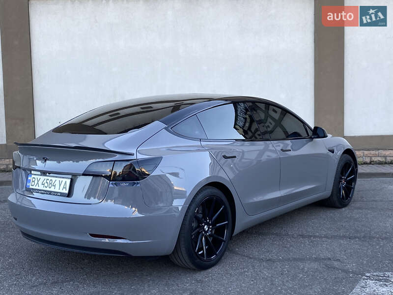 Седан Tesla Model 3 2019 в Киеве