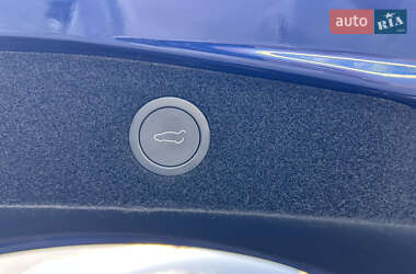 Седан Tesla Model 3 2024 в 