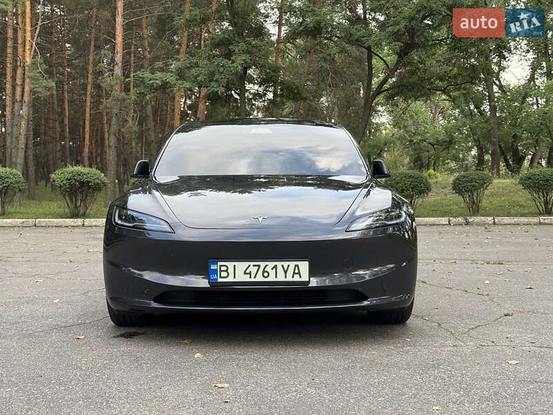 Седан Tesla Model 3 2024 в Кременчуге