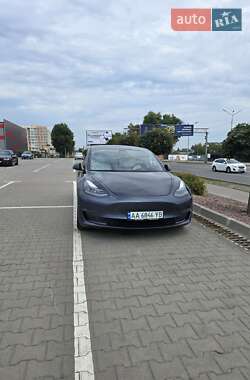 Седан Tesla Model 3 2021 в 