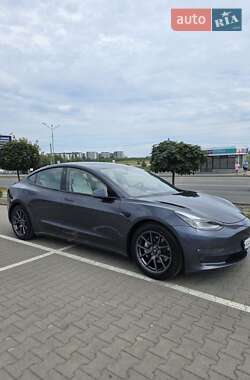 Седан Tesla Model 3 2021 в 