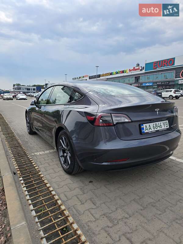 Седан Tesla Model 3 2021 в Києві