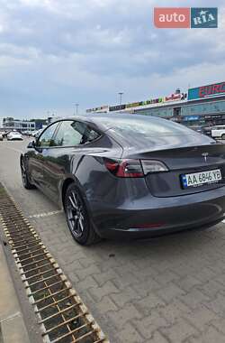 Седан Tesla Model 3 2021 в 