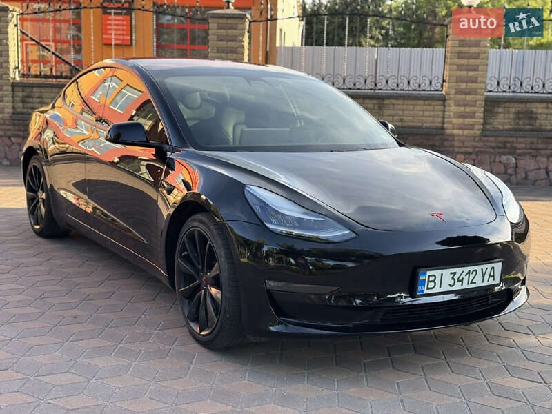 Седан Tesla Model 3 2019 в Лубнах