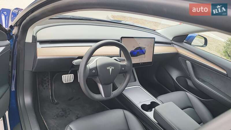 Седан Tesla Model 3 2023 в Киеве